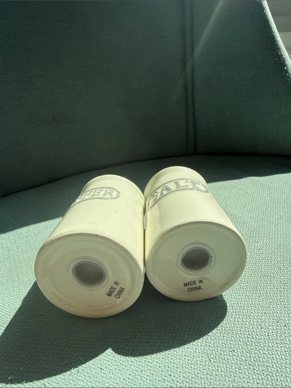 N/A cream ceramic
